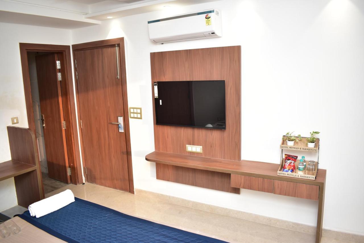 Qotel Hotel Signature Bnb-Ashok Vihar New Delhi Exteriör bild