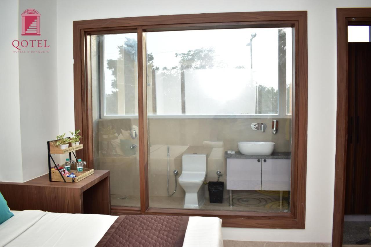 Qotel Hotel Signature Bnb-Ashok Vihar New Delhi Exteriör bild