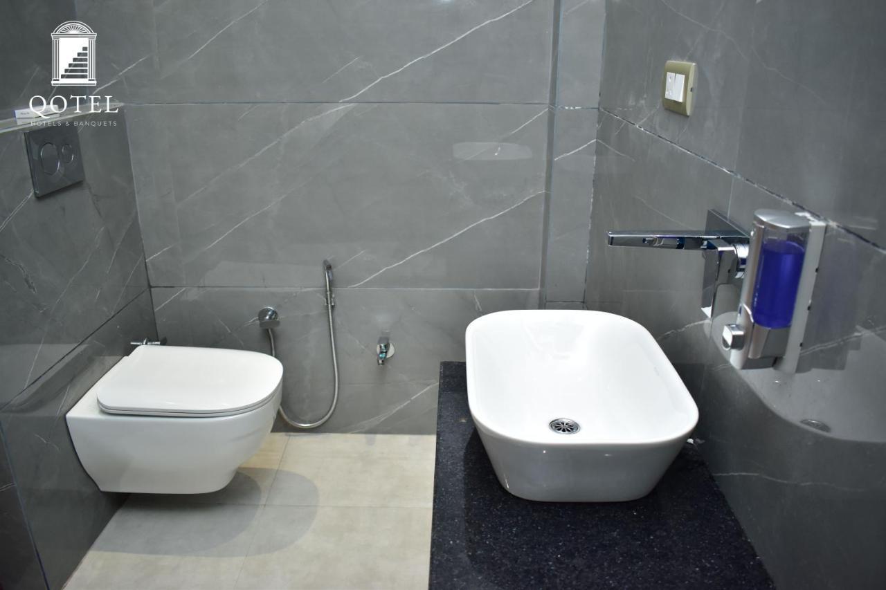 Qotel Hotel Signature Bnb-Ashok Vihar New Delhi Exteriör bild