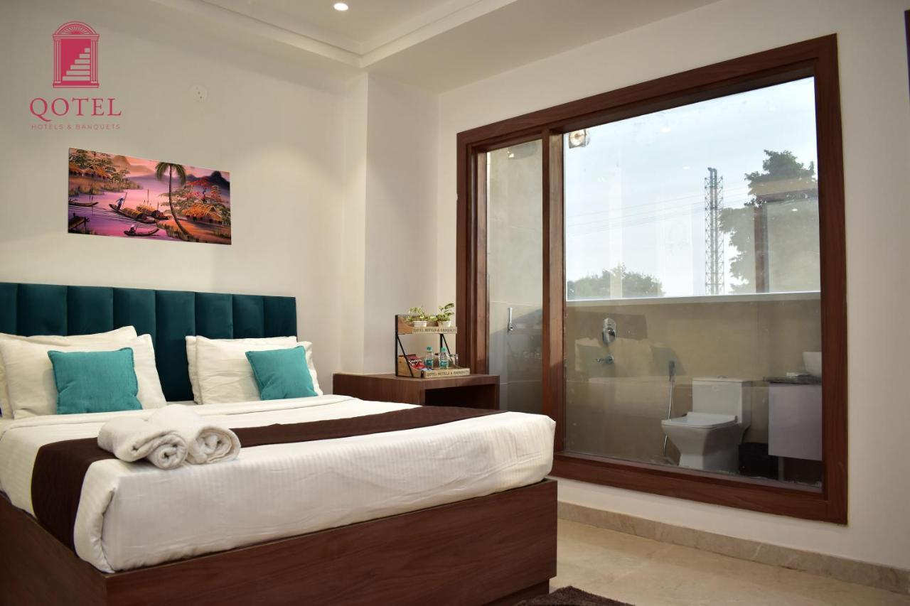 Qotel Hotel Signature Bnb-Ashok Vihar New Delhi Exteriör bild